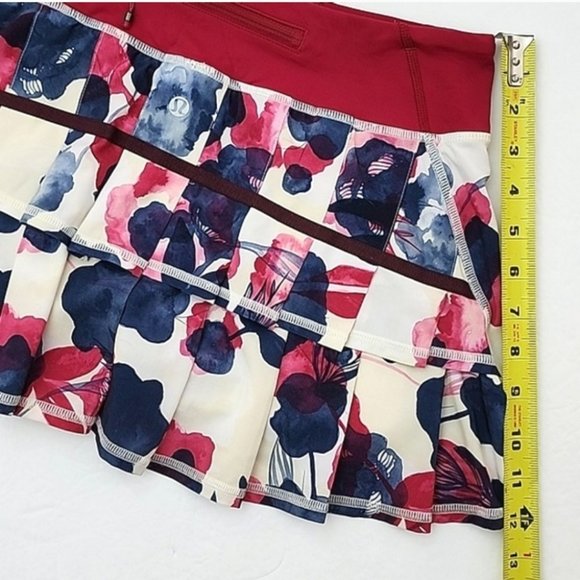 Lululemon Athletica Pink and Cream Skorts with Ruffled Design - Picture 11 of 12